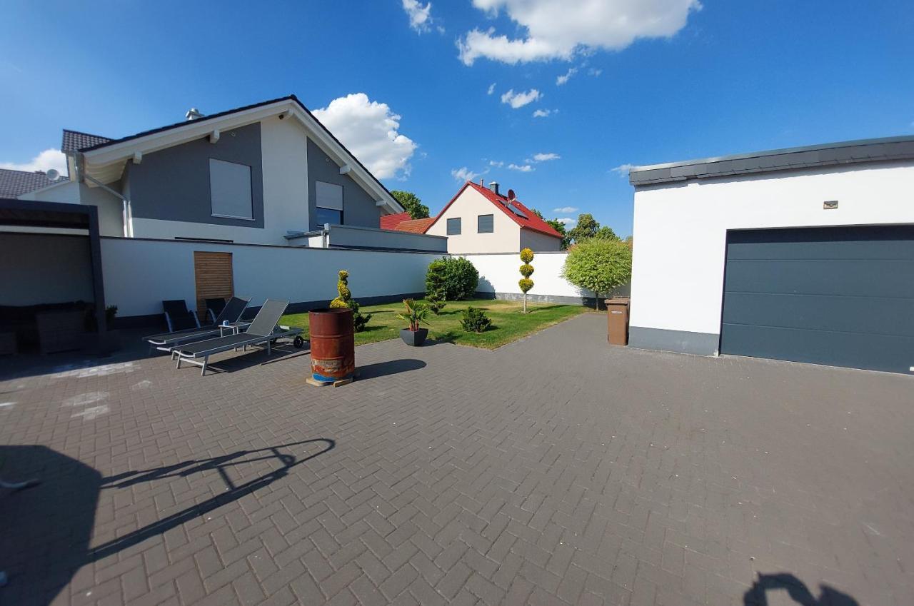 Ganze Ferienwohnung 5 Km Von Erfurt, Mit Kaffeevollautomat, Tv, Wlan, Boxspringbett, Schlafsofa Und Einkaufsmoeglichkeiten, Sehr Gute Anbindung Zur A71 Und A4, Kostenloser Oeff Parkplatz Fuer Pkw Und Transporter Elxleben 外观 照片